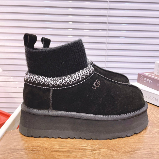SNOW BOOTS IN BLACK SUEDE WITH ETHNIC STYLE SOCK