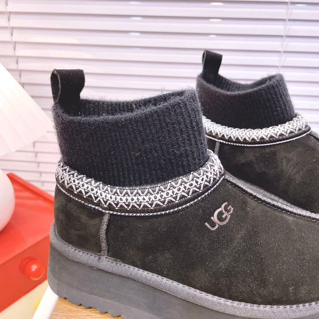 SNOW BOOTS IN BLACK SUEDE WITH ETHNIC STYLE SOCK