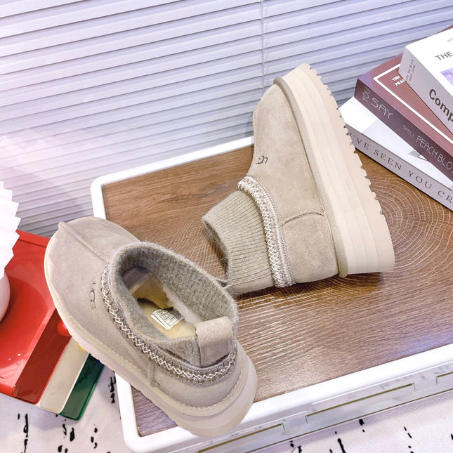 SNOW BOOTS IN DESERT BROWN SUEDE WITH ETHNIC STYLE SOCK