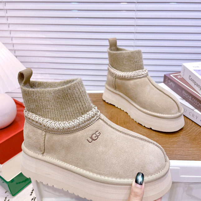 SNOW BOOTS IN DESERT BROWN SUEDE WITH ETHNIC STYLE SOCK