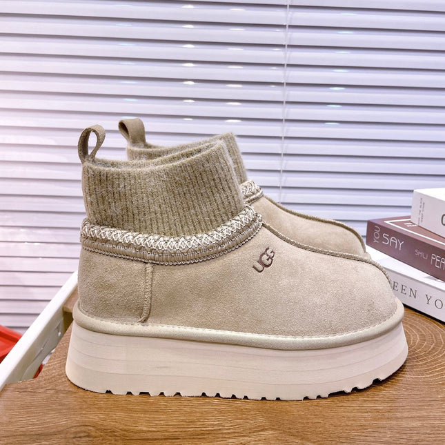 SNOW BOOTS IN DESERT BROWN SUEDE WITH ETHNIC STYLE SOCK