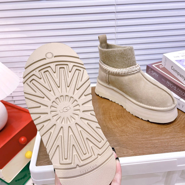 SNOW BOOTS IN DESERT BROWN SUEDE WITH ETHNIC STYLE SOCK