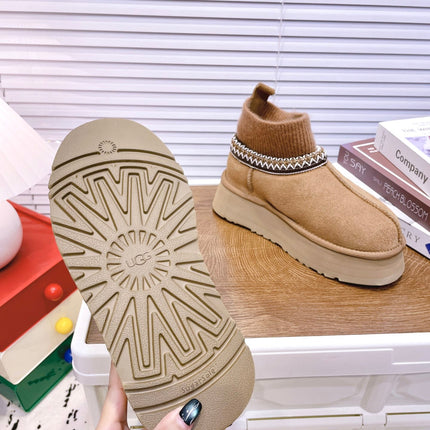 SNOW BOOTS IN CIDER BROWN SUEDE WITH ETHNIC STYLE SOCK