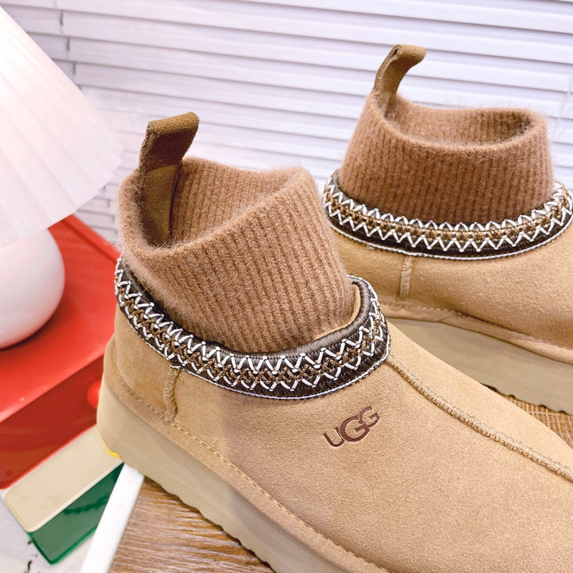 SNOW BOOTS IN CIDER BROWN SUEDE WITH ETHNIC STYLE SOCK