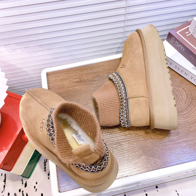 SNOW BOOTS IN CIDER BROWN SUEDE WITH ETHNIC STYLE SOCK