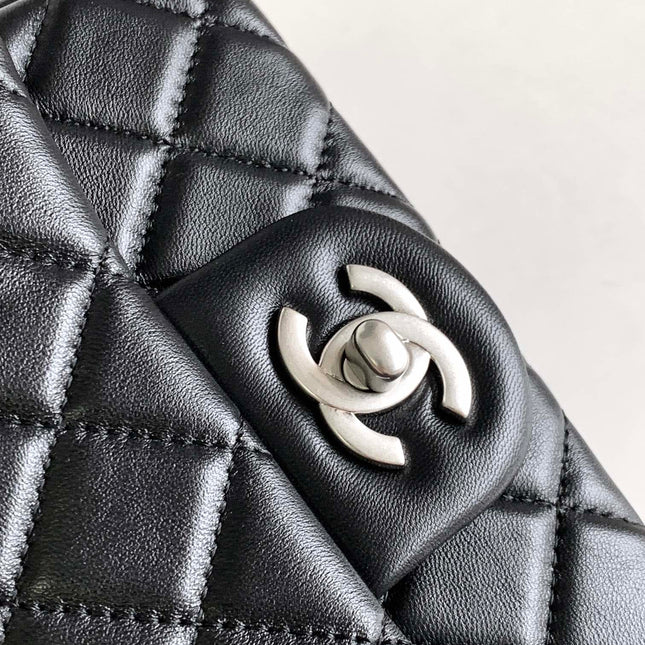 CC SMALL 17 FLAP BAG IN BLACK CALFSKIN