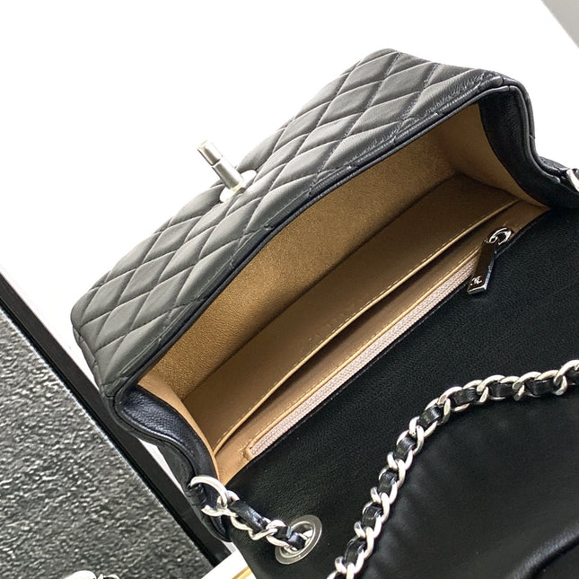 CC SMALL 17 FLAP BAG IN BLACK CALFSKIN