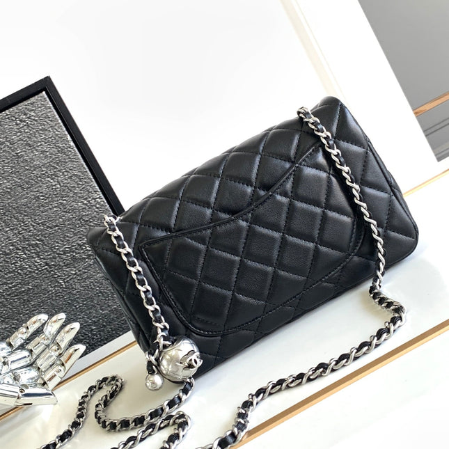 CC SMALL 20 FLAP BAG IN BLACK CALFSKIN