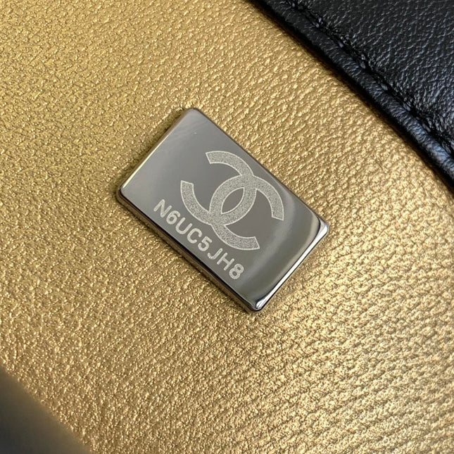 CC SMALL 20 FLAP BAG IN BLACK CALFSKIN