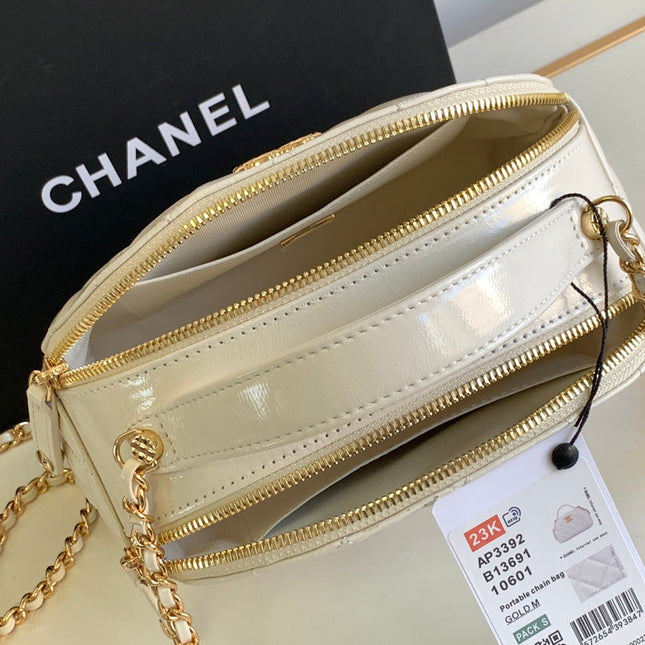 CC CLASSIC MINI 20 CLUTCH WITH STRAP IN GLOSSY WHITE CALFSKIN