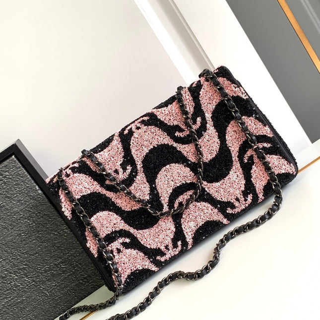 CC 25 GRAFFITI SEQUINS FLAP BAG BLACK MIX PINK