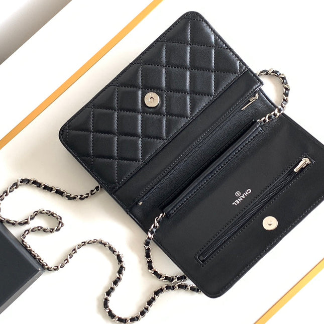 CC WOC 19 BAG IN BLACK CALFSKIN WITH SILVER LOGO