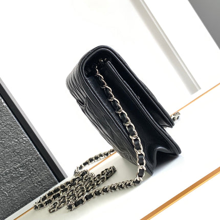 CC WOC 19 BAG IN BLACK CALFSKIN WITH SILVER LOGO