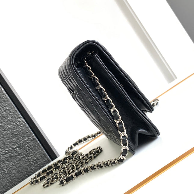 CC WOC 19 BAG IN BLACK CALFSKIN WITH SILVER LOGO
