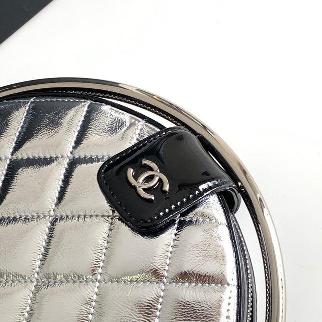 CC 22 EARTH GLOBE ORB CHAIN BAG IN SILVER CALFSKIN