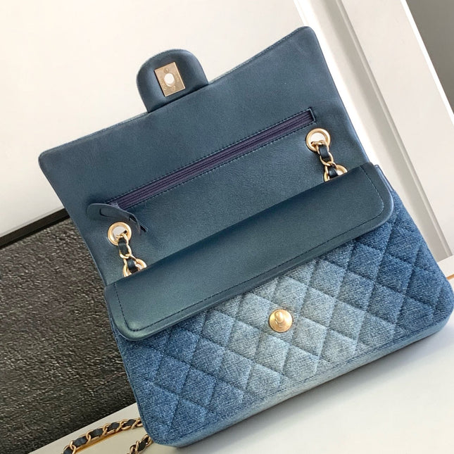 CC MEDIUM 25 CLASSIC BAG IN BLUE DENIM DIP