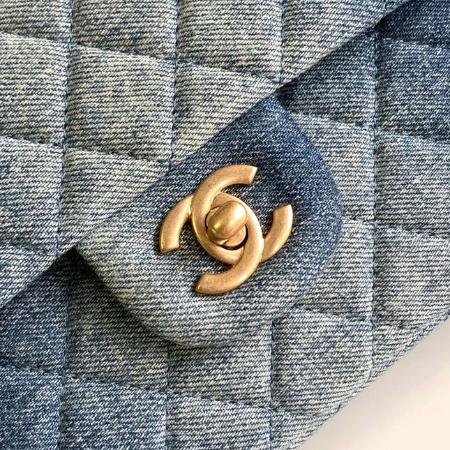 CC MEDIUM 25 CLASSIC BAG IN BLUE DENIM DIP