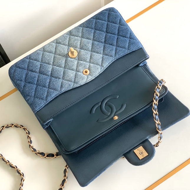 CC MEDIUM 25 CLASSIC BAG IN BLUE DENIM DIP