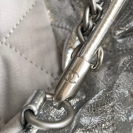 CC 22 BAG IN SILVER SHINY CALFSKIN AND GOLD METAL