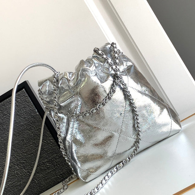 CC 22 BAG IN SILVER SHINY CALFSKIN AND GOLD METAL