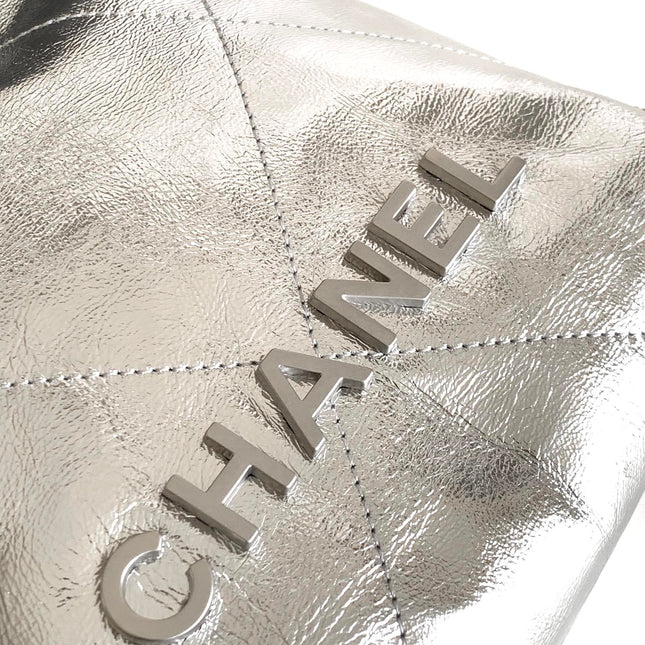 CC 22 BAG IN SILVER SHINY CALFSKIN AND GOLD METAL