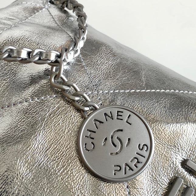 CC 22 BAG IN SILVER SHINY CALFSKIN AND GOLD METAL