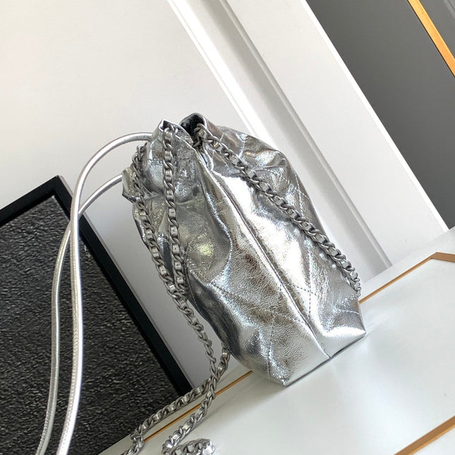 CC 22 BAG IN SILVER SHINY CALFSKIN AND GOLD METAL