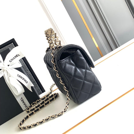 CC MINI 20 FLAP BAG IN BLACK CALFSKIN