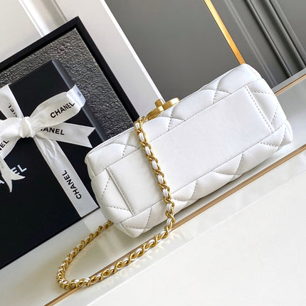 CC MINI 20 FLAP BAG IN WHITE LAMBSKIN GOLD HARDWARE
