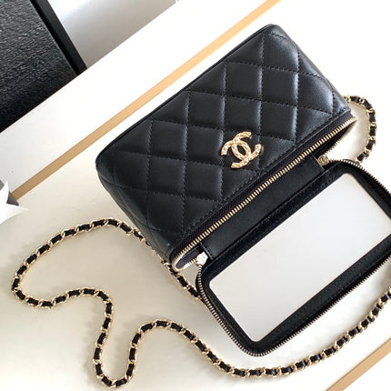 CC 17 CLUTCH WITH STRAP IN BLACK CALFSKIN