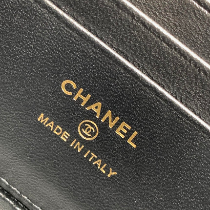 CC 17 CLUTCH WITH STRAP IN BLACK CALFSKIN