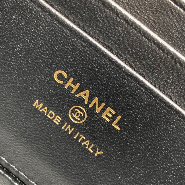 CC 17 CLUTCH WITH STRAP IN BLACK CALFSKIN