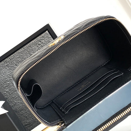 CC 17 CLUTCH WITH STRAP IN BLACK CALFSKIN