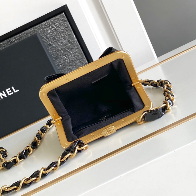 CC MINI 13 CLUTCH WITH STRAP IN BLACK LAMBSKIN ATTACH BOW