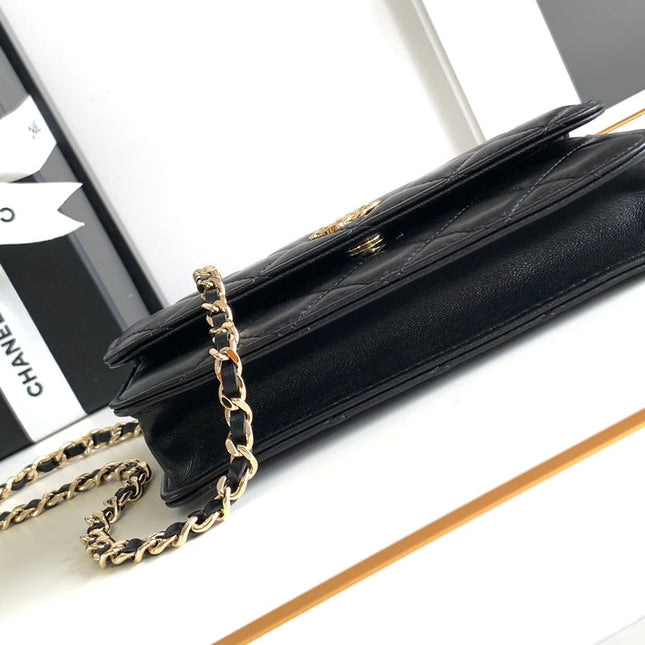 CC 18 FLAP BAG WITH HANDLE IN BLACK CALFSKIN