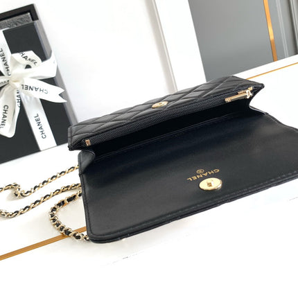 CC 18 FLAP BAG WITH HANDLE IN BLACK CALFSKIN