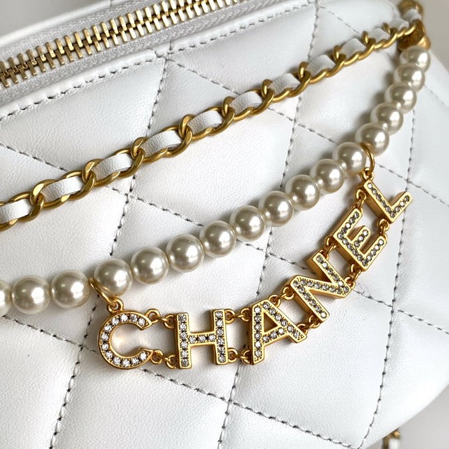 CC WAIST 24 BAG IN WHITE CALFSKIN WITH PEARL CHAIN AND GOLD HARDWARE
