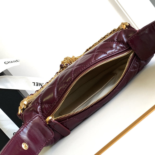 CC 16 MINI POUCH IN DARK RED WINE GRAINED CALFSKIN AND GOLD METAL