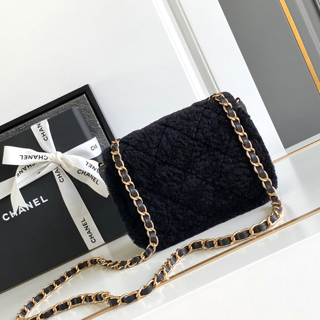 CHANEL 25S FLAP BAG 18 CM IN BLACK WOOL AND LAMBSKIN