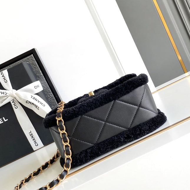 CHANEL 25S FLAP BAG 18 CM IN BLACK WOOL AND LAMBSKIN