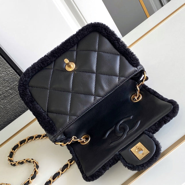 CHANEL 25S FLAP BAG 18 CM IN BLACK WOOL AND LAMBSKIN