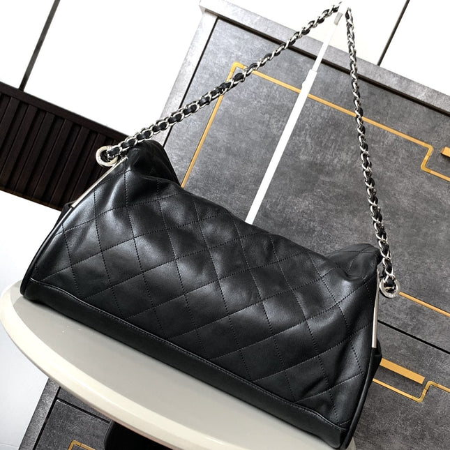 SHOULDER BAG 40 IN BLACK SOFT LAMBSKIN EMBOSSED LOGO SILVER HARDWARE