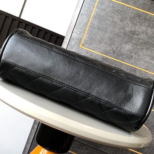 SHOULDER BAG 30 IN BLACK SOFT LAMBSKIN EMBOSSED LOGO SILVER HARDWARE