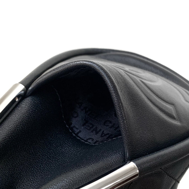 SHOULDER BAG 30 IN BLACK SOFT LAMBSKIN EMBOSSED LOGO SILVER HARDWARE