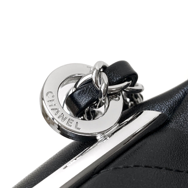SHOULDER BAG 30 IN BLACK SOFT LAMBSKIN EMBOSSED LOGO SILVER HARDWARE