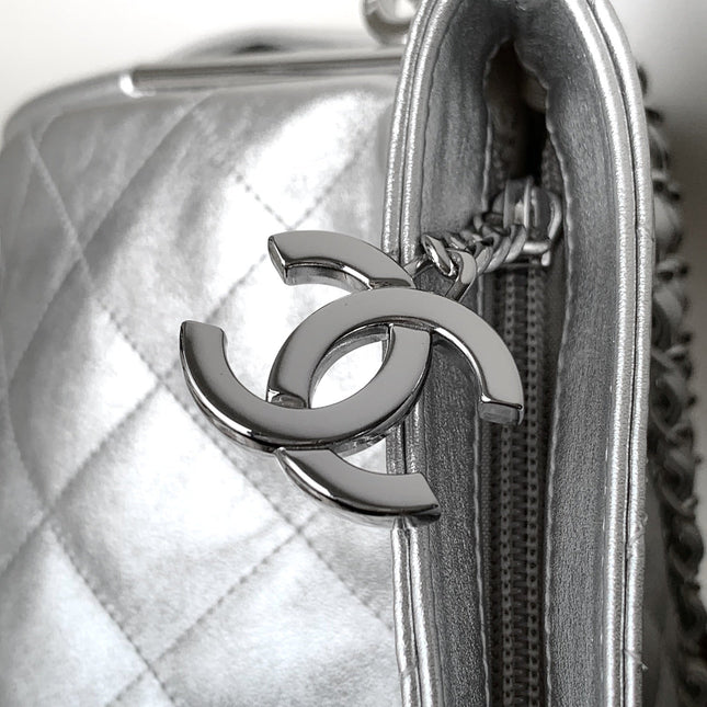 CHANEL 25S HOBO BAG 40 CM IN SILVER LAMBSKIN