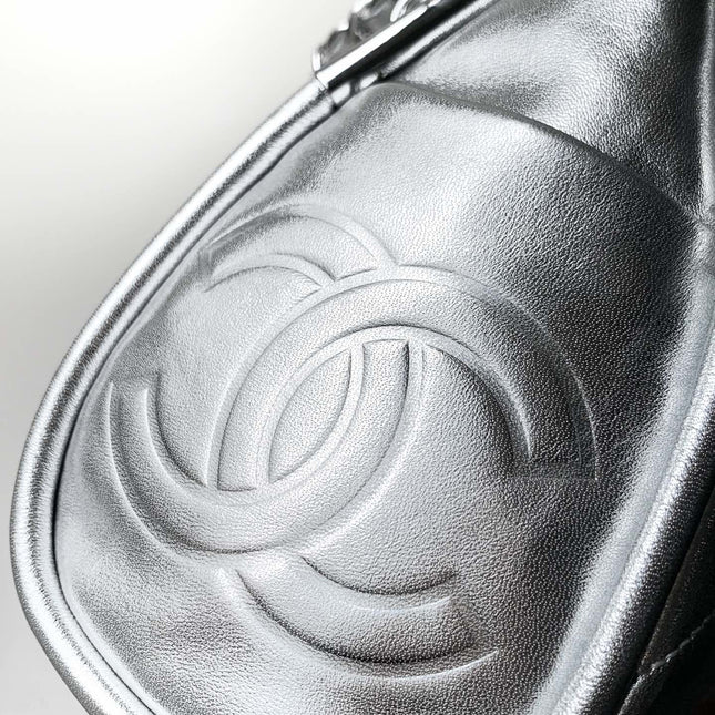 CHANEL 25S HOBO BAG 30 CM IN SILVER LAMBSKIN
