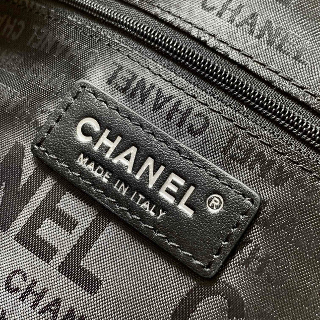 CHANEL 25S HOBO BAG 40 CM IN BLACK SMOOTH CALFSKIN