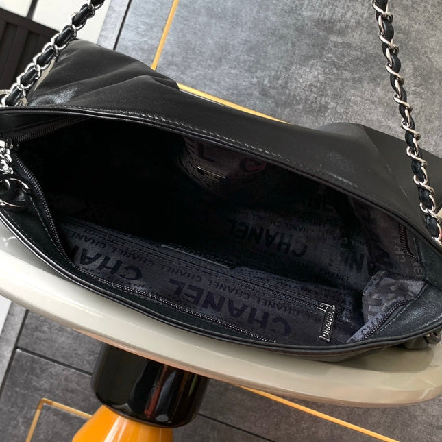 CHANEL 25S HOBO BAG 40 CM IN BLACK SMOOTH CALFSKIN
