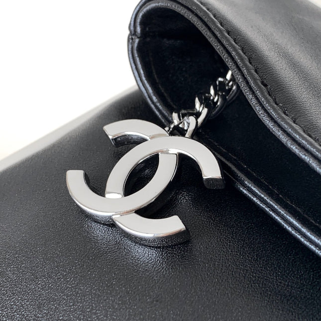 CHANEL 25S HOBO BAG 40 CM IN BLACK SMOOTH CALFSKIN